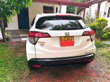 https://riyasewana.com/uploads/honda-vezel-19720214302.jpg