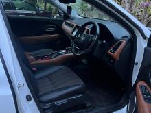 https://riyasewana.com/uploads/honda-vezel-197402817645.jpg
