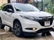 https://riyasewana.com/uploads/honda-vezel-20110422873.jpg