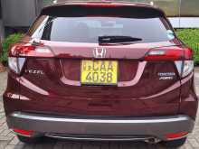 https://riyasewana.com/uploads/honda-vezel-2014-112165212554.jpg