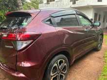 https://riyasewana.com/uploads/honda-vezel-2014-113294412982.jpg