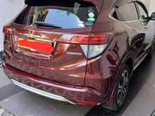 https://riyasewana.com/uploads/honda-vezel-2014-118234712674.jpg