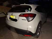 https://riyasewana.com/uploads/honda-vezel-2014-119474612592.jpg