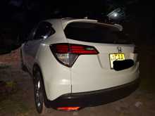 https://riyasewana.com/uploads/honda-vezel-2014-119474612744.jpg