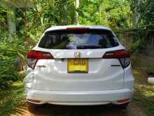 https://riyasewana.com/uploads/honda-vezel-2014-120214612402.jpg