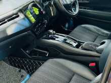 https://riyasewana.com/uploads/honda-vezel-2014-1319201512453.jpg