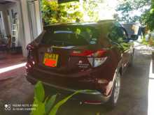 https://riyasewana.com/uploads/honda-vezel-2014-141093412363.jpg
