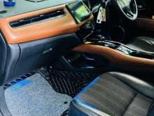 https://riyasewana.com/uploads/honda-vezel-2014-1511265612422.jpg