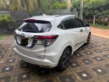 https://riyasewana.com/uploads/honda-vezel-2014-1513213612073.jpg
