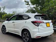 https://riyasewana.com/uploads/honda-vezel-2014-1513303212042.jpg