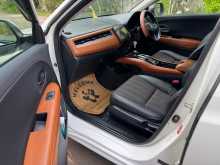 https://riyasewana.com/uploads/honda-vezel-2014-1513303212974.jpg