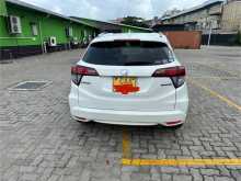 https://riyasewana.com/uploads/honda-vezel-2014-168424412082.jpg