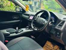 https://riyasewana.com/uploads/honda-vezel-2014-1718022512033.jpg