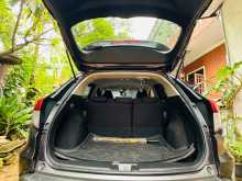 https://riyasewana.com/uploads/honda-vezel-2014-1718022512344.jpg