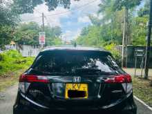 https://riyasewana.com/uploads/honda-vezel-2014-1813363112353.jpg