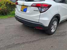 https://riyasewana.com/uploads/honda-vezel-2014-1920465112442.jpg
