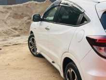 https://riyasewana.com/uploads/honda-vezel-2014-210250022113.jpg