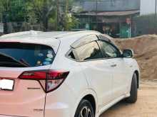 https://riyasewana.com/uploads/honda-vezel-2014-210250022872.jpg