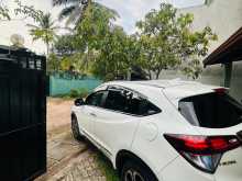 https://riyasewana.com/uploads/honda-vezel-2014-2116551112094.jpg