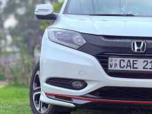 https://riyasewana.com/uploads/honda-vezel-2014-2119394112513.jpg