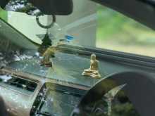 https://riyasewana.com/uploads/honda-vezel-2014-2119394112744.jpg