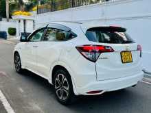 https://riyasewana.com/uploads/honda-vezel-2014-212210612674.jpg