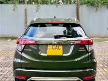 https://riyasewana.com/uploads/honda-vezel-2014-226441412033.jpg