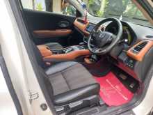 https://riyasewana.com/uploads/honda-vezel-2014-228051012863.jpg