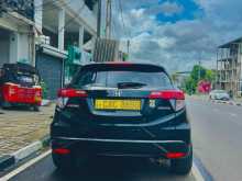 https://riyasewana.com/uploads/honda-vezel-2014-2413104912564.jpg
