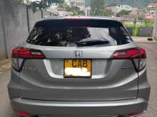 https://riyasewana.com/uploads/honda-vezel-2014-2417332612893.jpg