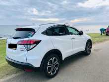 https://riyasewana.com/uploads/honda-vezel-2014-2715460912834.jpg