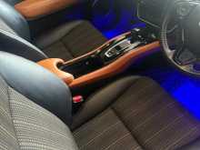 https://riyasewana.com/uploads/honda-vezel-2014-2816355412912.jpg