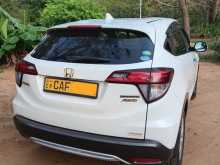 https://riyasewana.com/uploads/honda-vezel-2014-28501712992.jpg