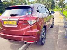 https://riyasewana.com/uploads/honda-vezel-2014-288473012274.jpg