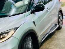 https://riyasewana.com/uploads/honda-vezel-2014-300243512753.jpg