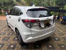 https://riyasewana.com/uploads/honda-vezel-2014-3015474412133.jpg