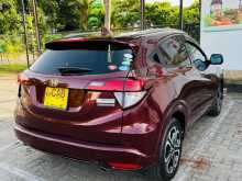 https://riyasewana.com/uploads/honda-vezel-2014-3017131512322.jpg
