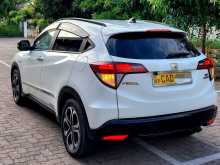 https://riyasewana.com/uploads/honda-vezel-2014-323054412833.jpg