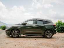 https://riyasewana.com/uploads/honda-vezel-2014-518360812442.jpg
