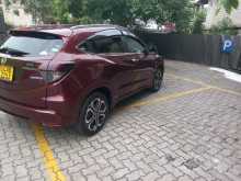 https://riyasewana.com/uploads/honda-vezel-2014-718521612022.jpg