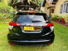 https://riyasewana.com/uploads/honda-vezel-2014-916393612693.jpg