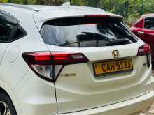 https://riyasewana.com/uploads/honda-vezel-2015-1613242812163.jpg