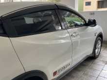 https://riyasewana.com/uploads/honda-vezel-2015-2015-1111470612214.jpg