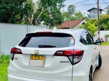 https://riyasewana.com/uploads/honda-vezel-2015-2015291212742.jpg