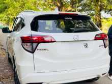 https://riyasewana.com/uploads/honda-vezel-2015-2217101212133.jpg