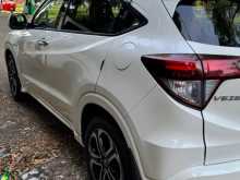 https://riyasewana.com/uploads/honda-vezel-2015-2217101212702.jpg