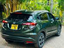 https://riyasewana.com/uploads/honda-vezel-2015-228505012392.jpg