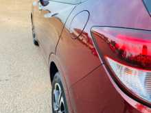https://riyasewana.com/uploads/honda-vezel-2015-3015560812184.jpg