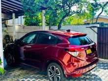 https://riyasewana.com/uploads/honda-vezel-2015-820520012583.jpg