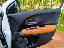 https://riyasewana.com/uploads/honda-vezel-2016-2120012017795.jpg